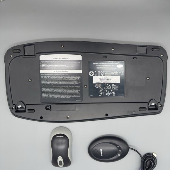 Microsoft Wireless Multimedia Keyboard 1.1 Model 1014 w Mouse Receiver - Picture 5 of 10